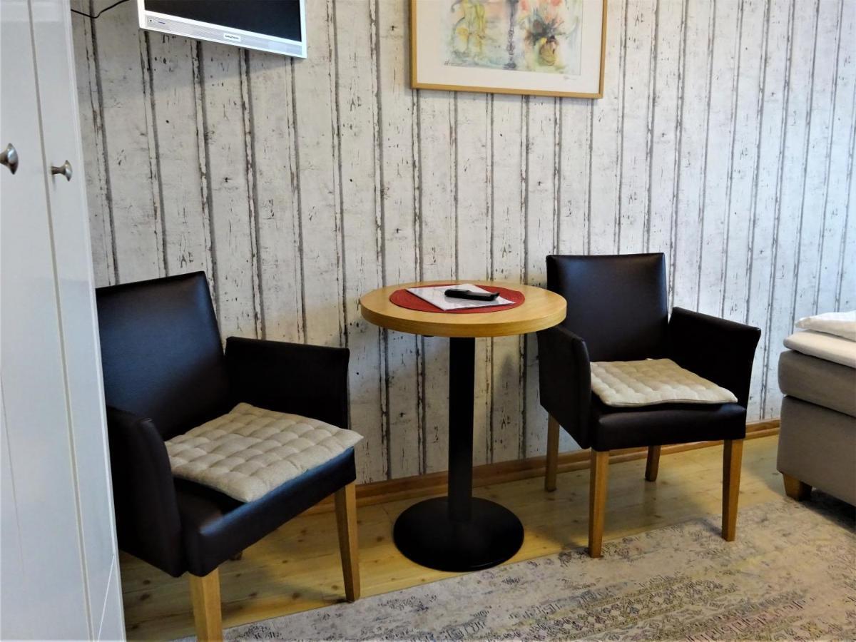 Hotel Zur Fährbrücke 3*